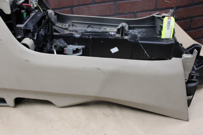10-16 LAND ROVER LR4 L320 OEM CENTER CONSOLE ASSEMBLY W/ ARMREST BEIGE USB Heat