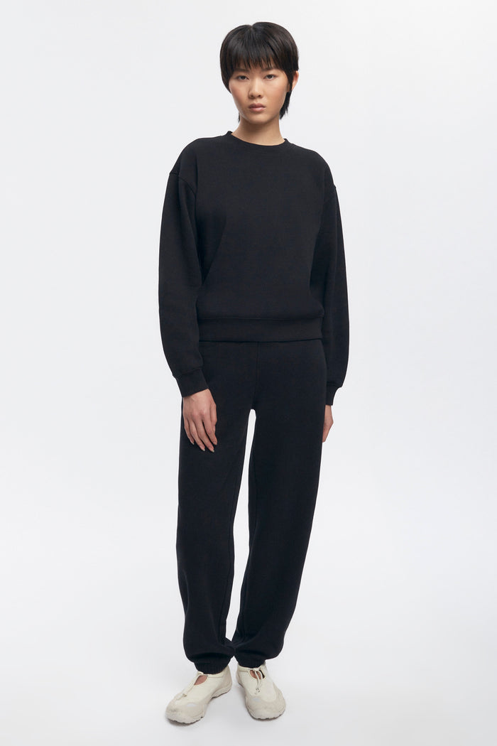 Women's Essential Sweatshirt in Black