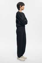 Women's Essential Sweatshirt in Black